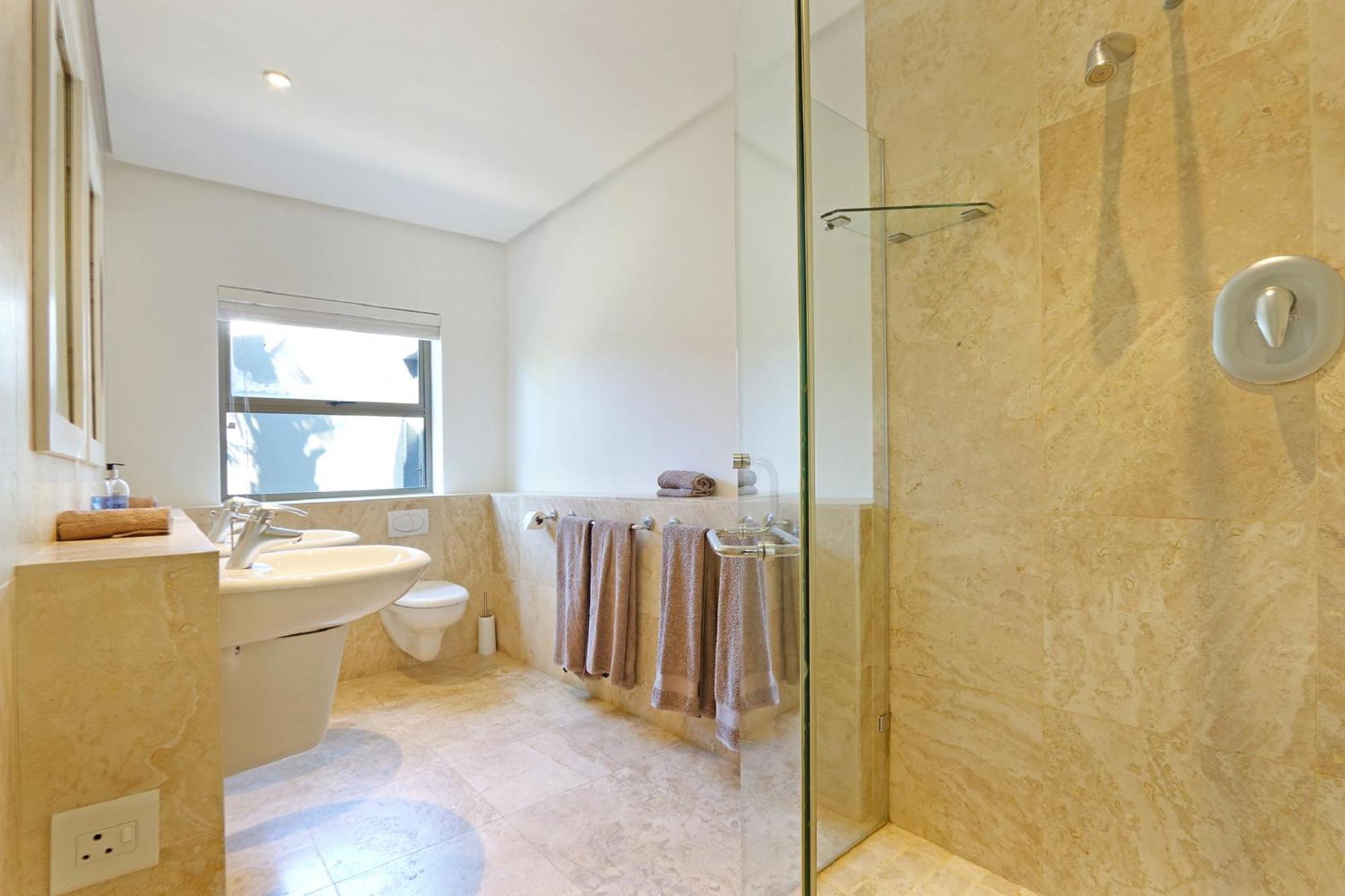 Valtameri By Totalstay Camps Bay Esterno foto